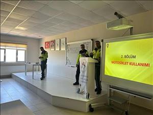 Meslek Yüksekokulumuzda “BİR KURAL BİR ÖMÜR”: Motosiklet Kullanımı, Trafik ve Güvenliği Temalı Eğitim Gerçekleşti
